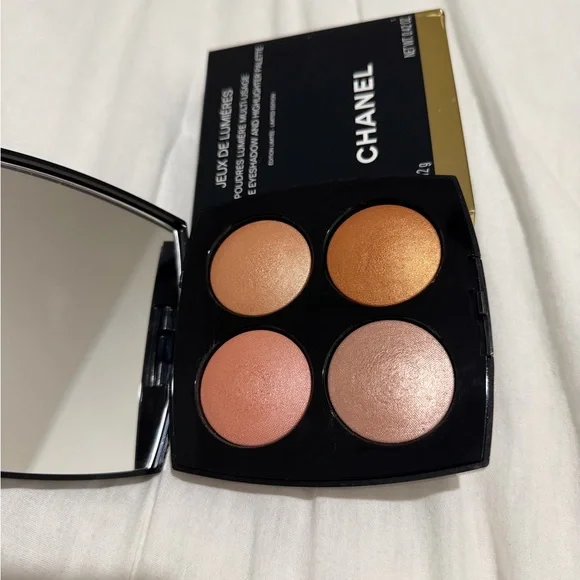 Chanel - Picture 3 of 3